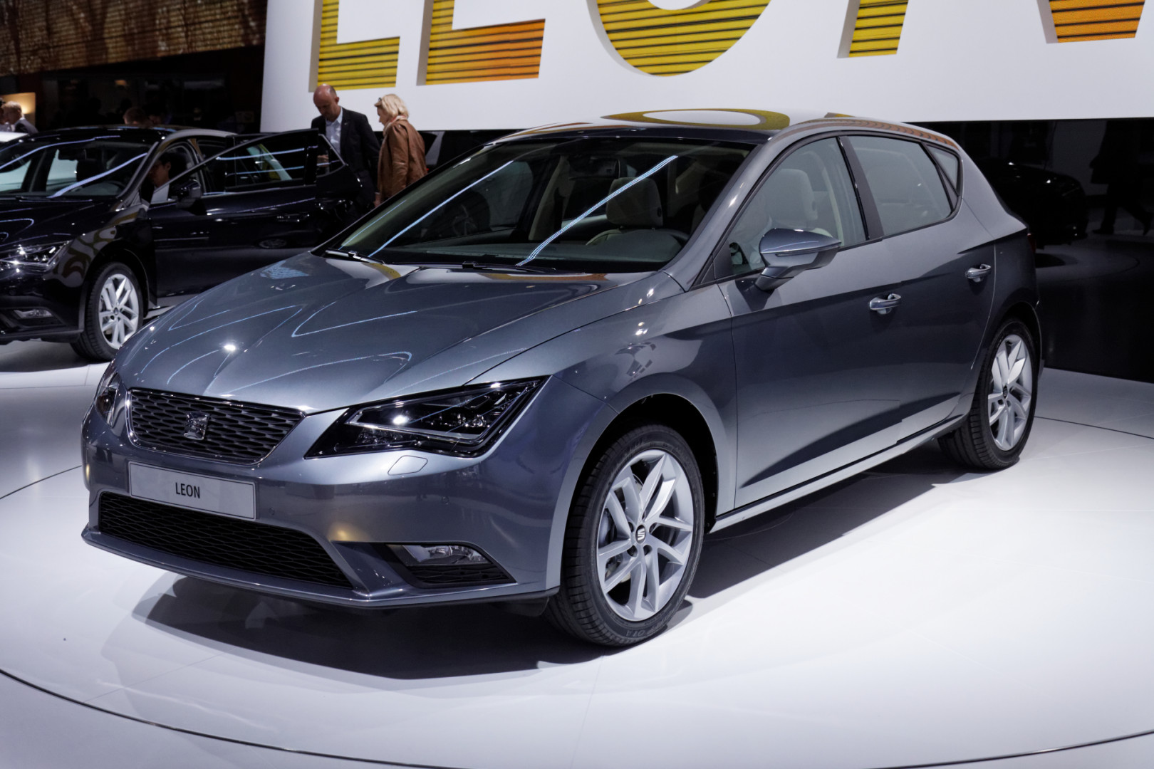 Seat_-_Leon_-_Mondial_de_l'Automobile_de_Paris_2012_-_010-lg_modland.jpg