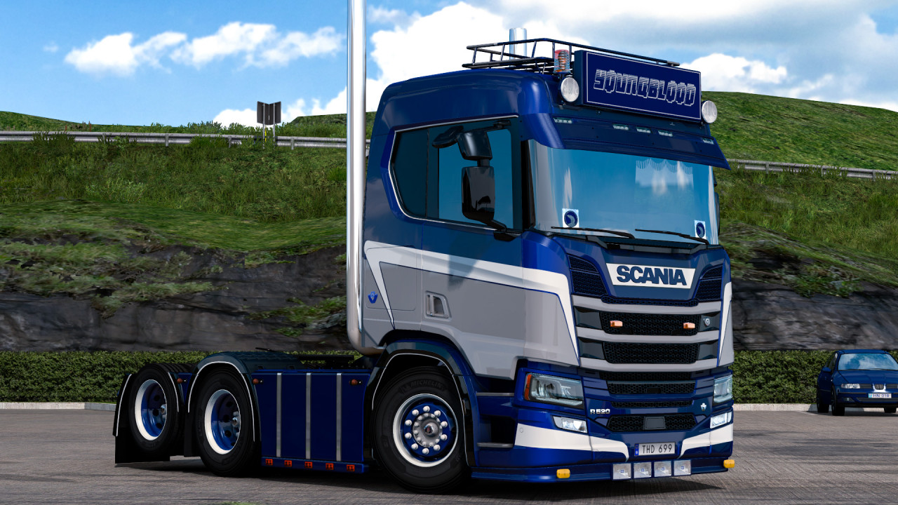 Changeable metallic skin for Scania R