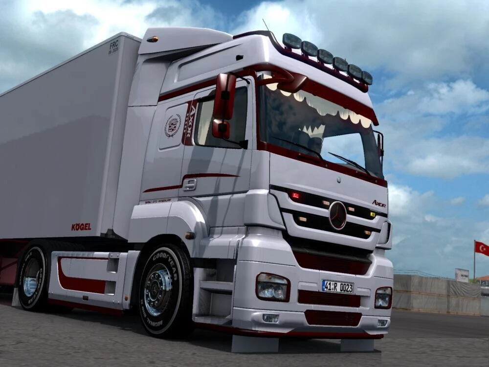 Mercedes Axor Custom + Trailer 1 - 2