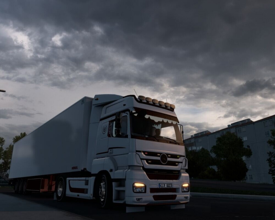 Mercedes-Benz Axor Custom & Trailer